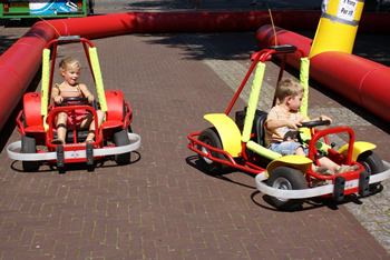 Cub Kartbaan karten_kart kinderfeest Kinderparty