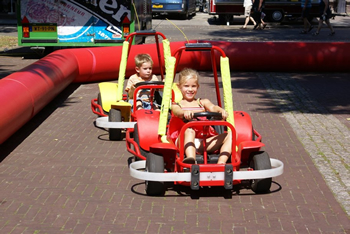 Cub Kartbaan karten_kart kinderfeest Kinderparty