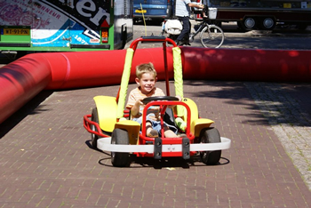 Cub Kartbaan karten_kart kinderfeest Kinderparty